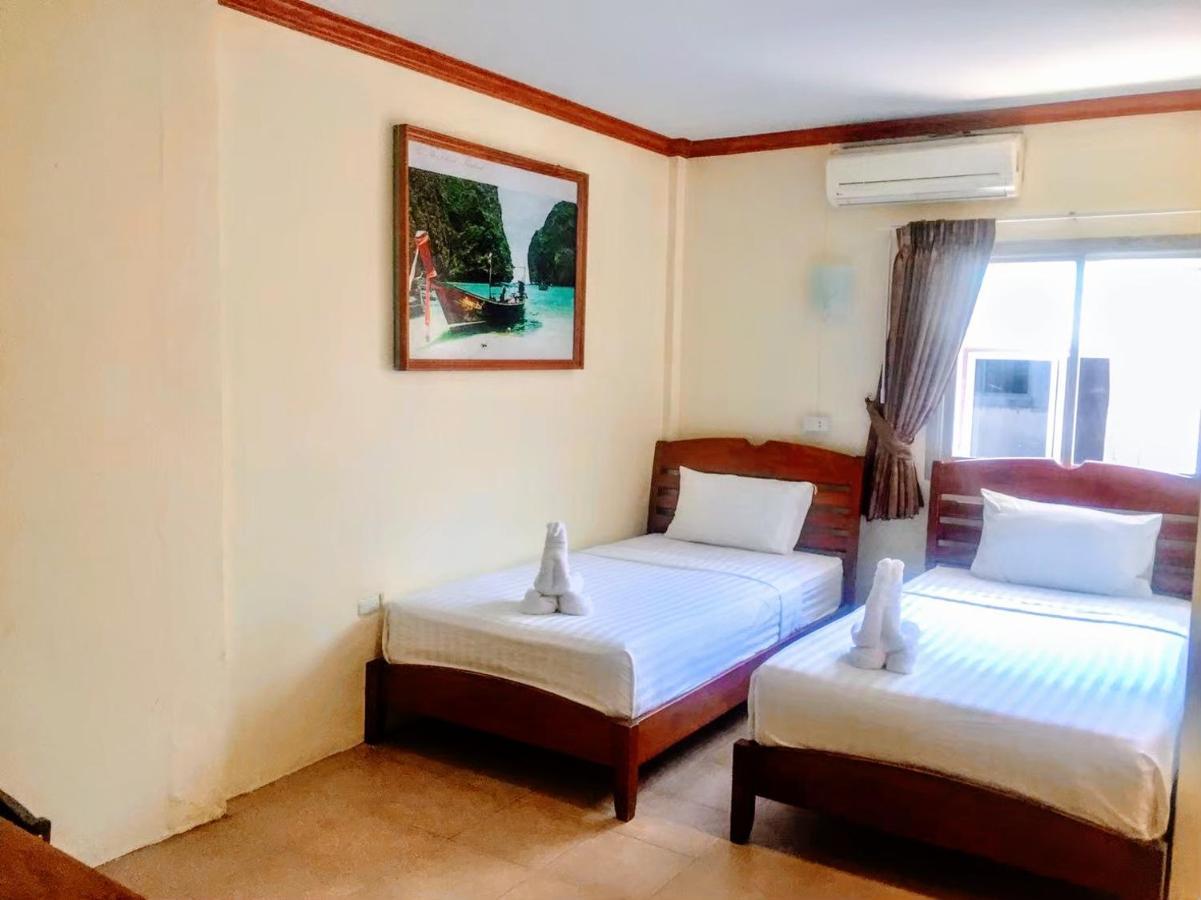 Golden Bee Phiphi Hotel Exterior photo