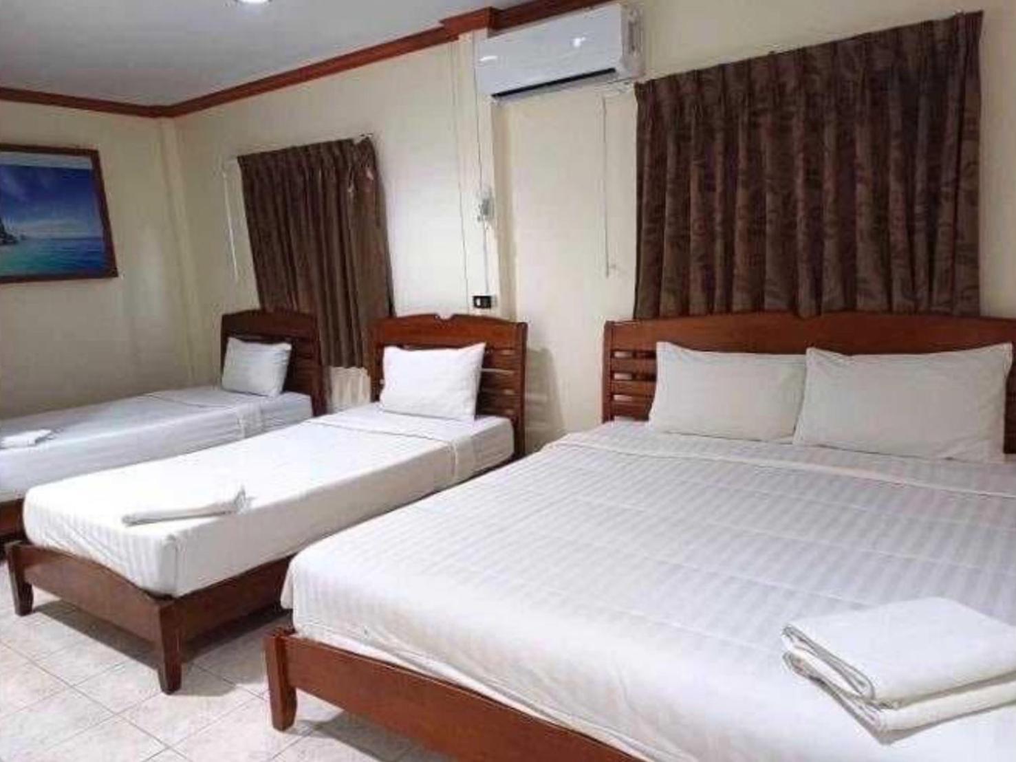 Golden Bee Phiphi Hotel Exterior photo