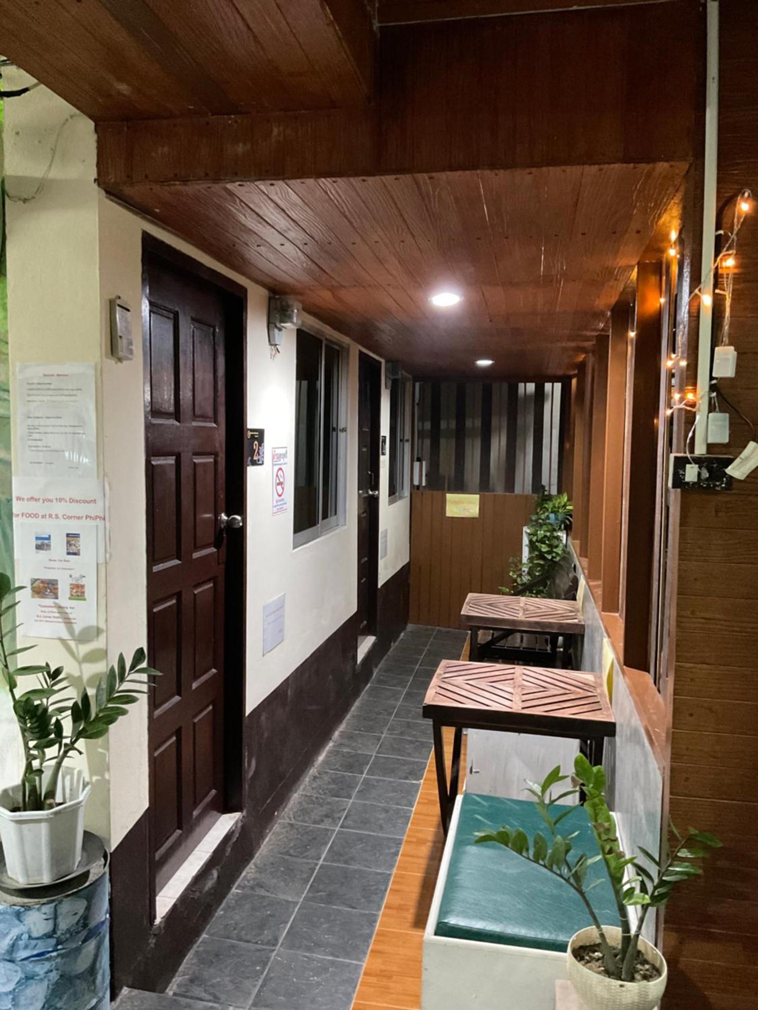 Golden Bee Phiphi Hotel Exterior photo