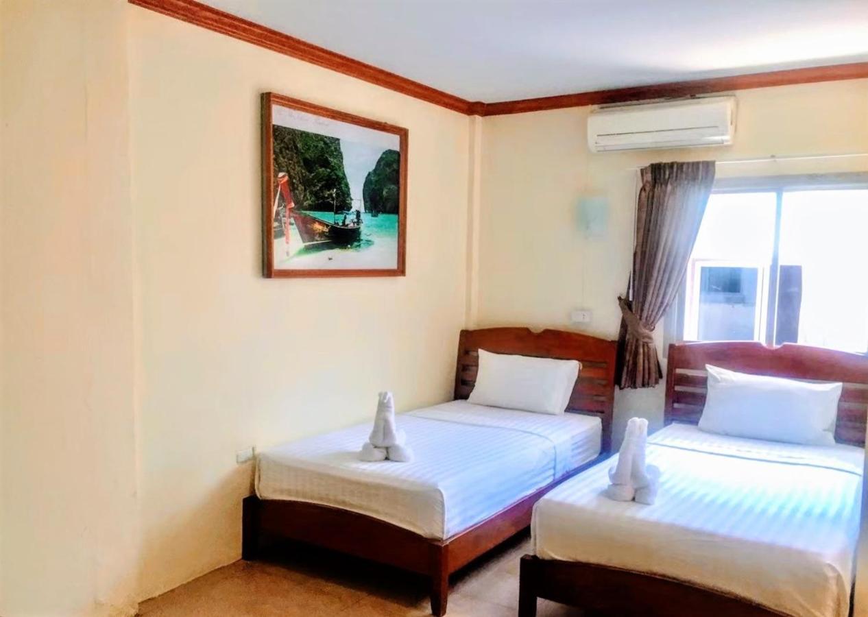 Golden Bee Phiphi Hotel Exterior photo