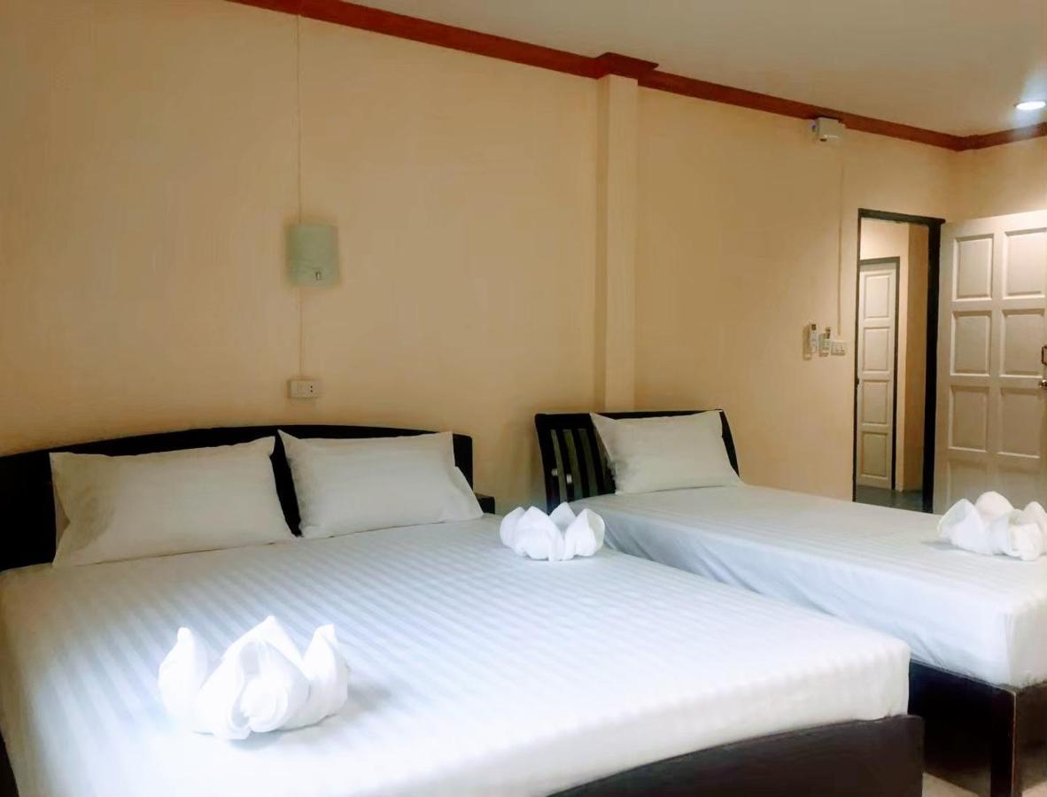 Golden Bee Phiphi Hotel Exterior photo
