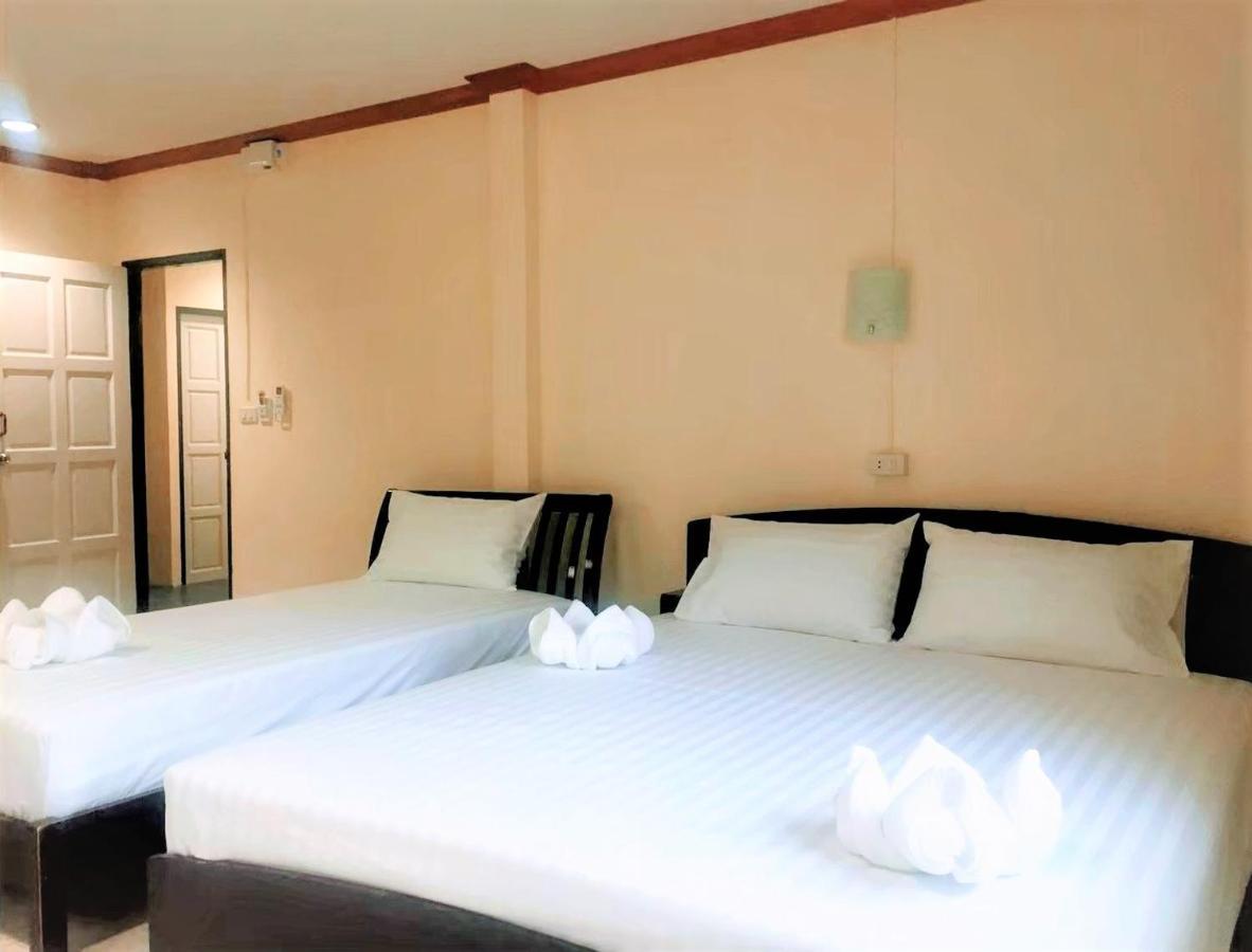 Golden Bee Phiphi Hotel Exterior photo